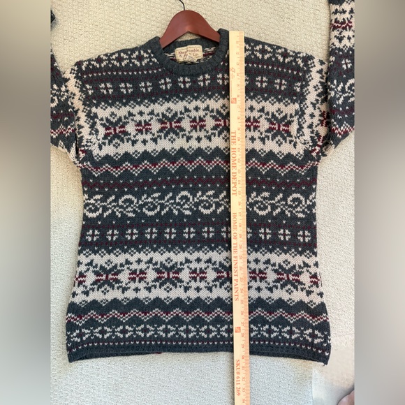 Vintage Abercrombie & Fitch Men's Fair Isle Sweater - Black, Cream, Red - Picture 6 of 7